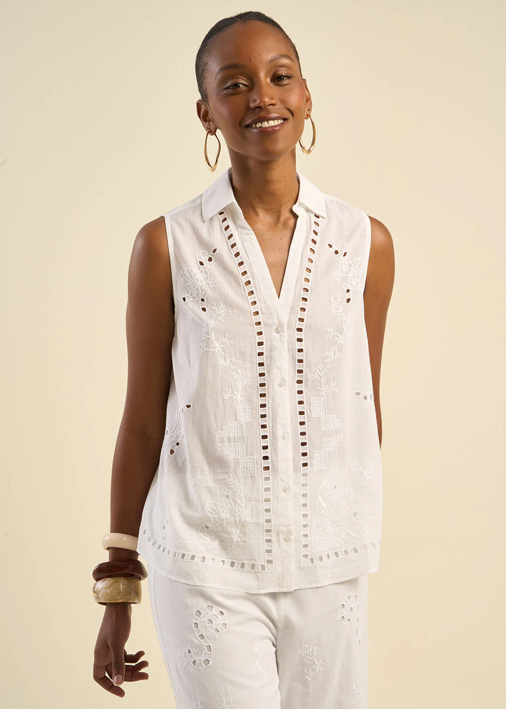 Chemise sans manches brodée