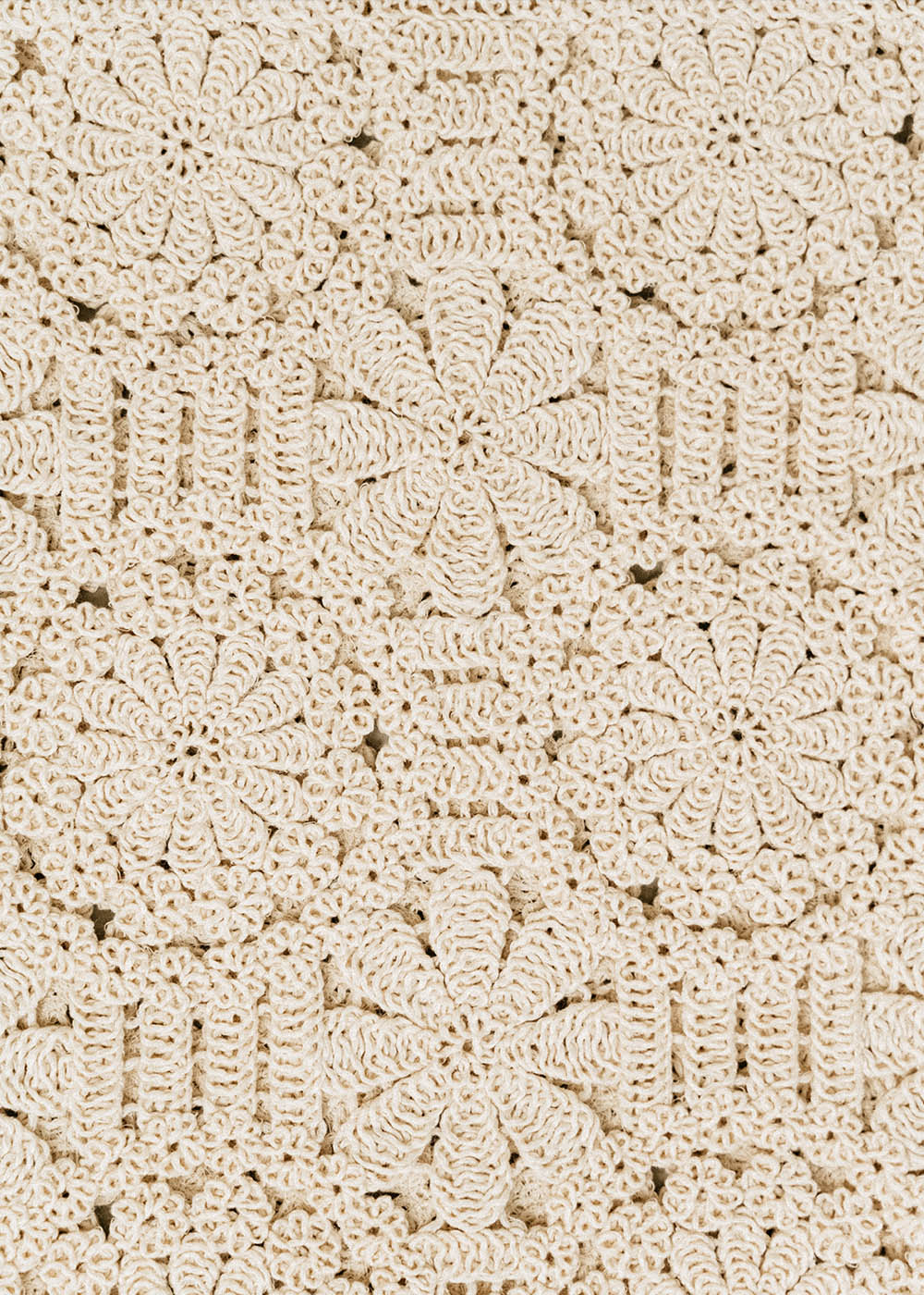Top en maille et boutons nacrés - Image 7