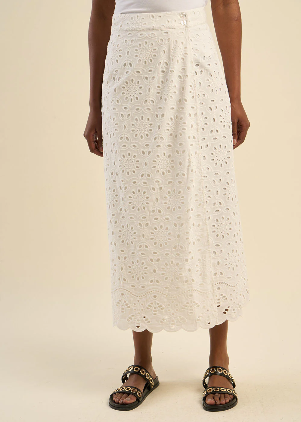 Jupe portefeuille en broderie anglaise