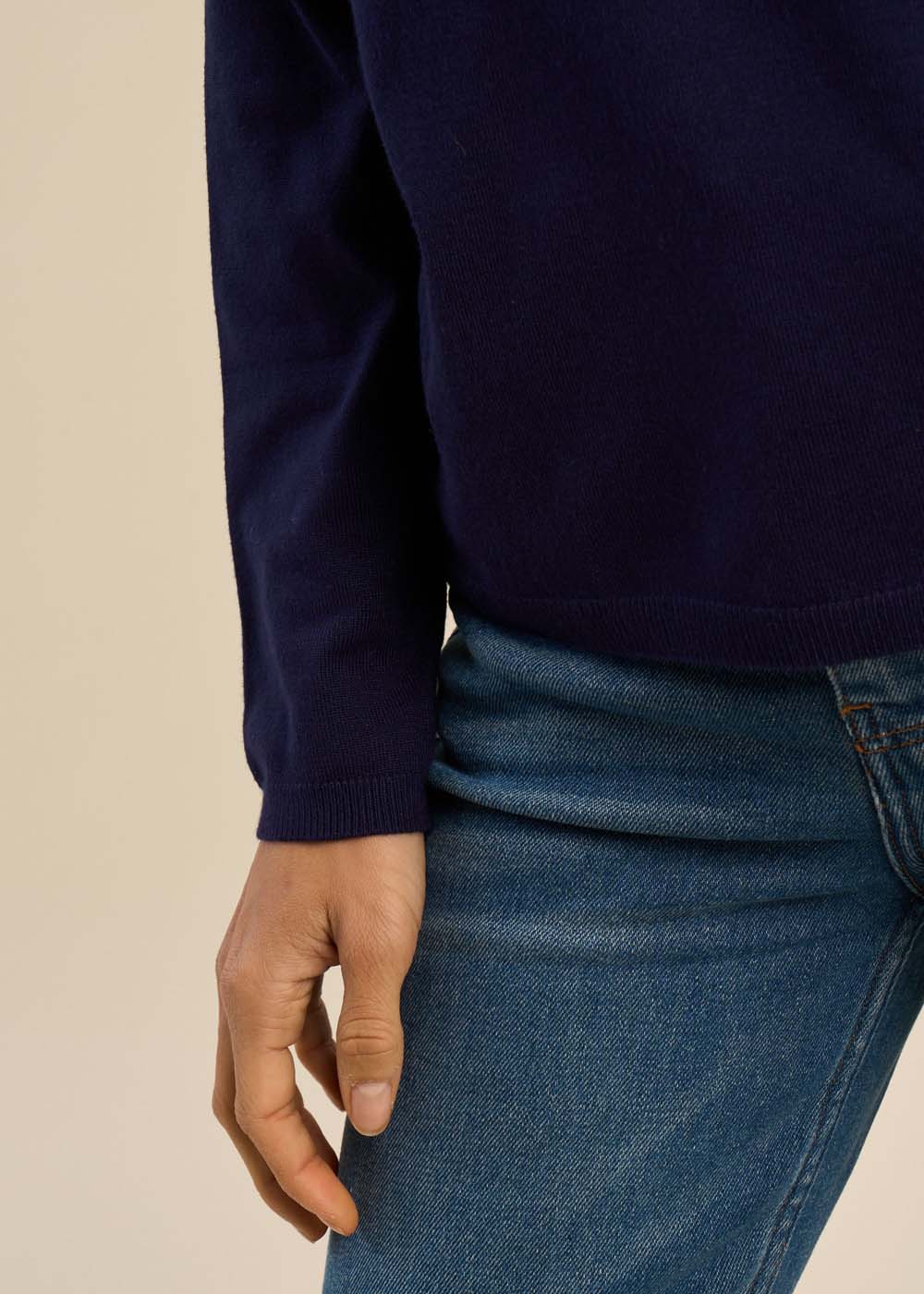 Pull maille fine col V - Image 4