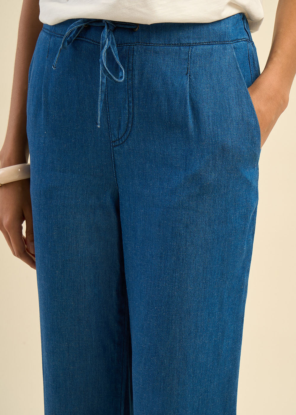 Pantalon fluide en lyocell et lin effet denim - Image 4