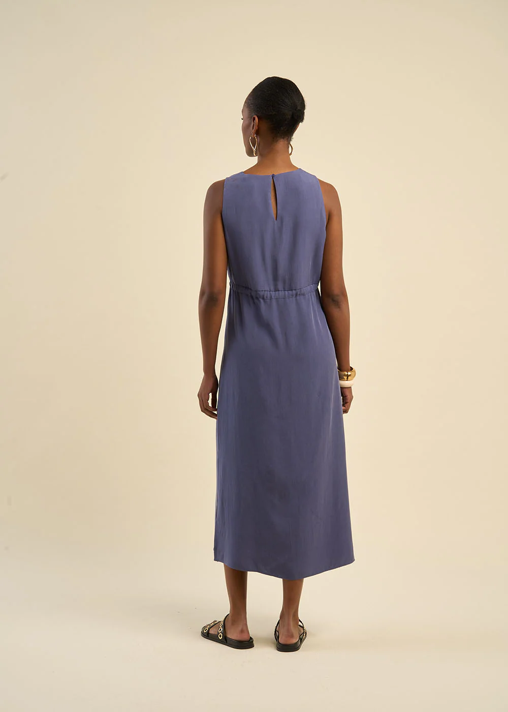 Robe longue ajustée décolleté en V - Image 3