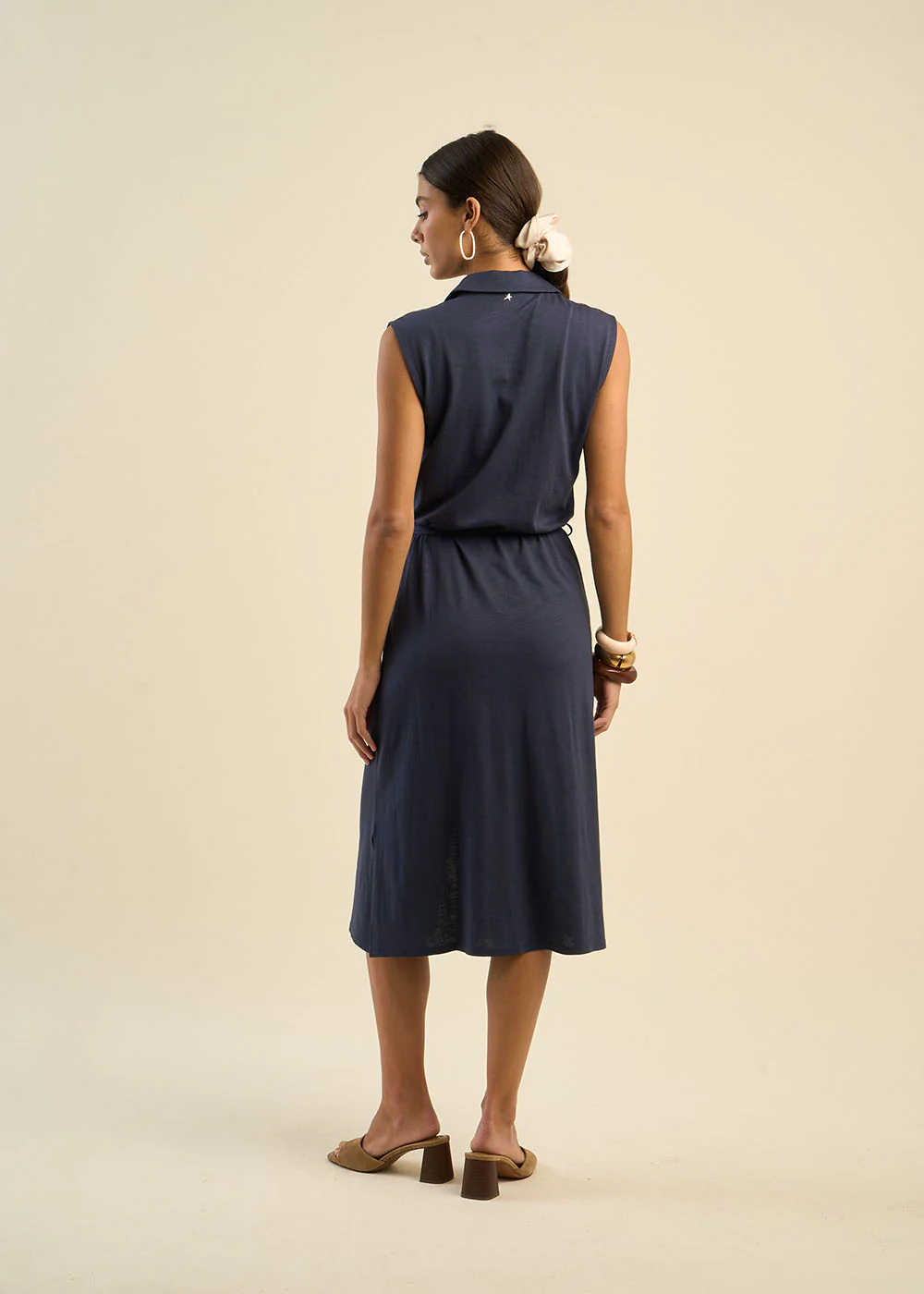 Robe chemise avec lien à nouer - Image 3