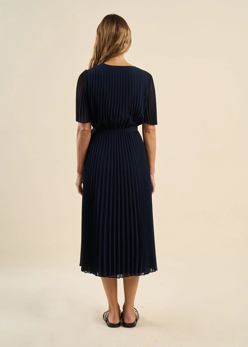 Robe mi-longue plissée à manches évasées - Image 3