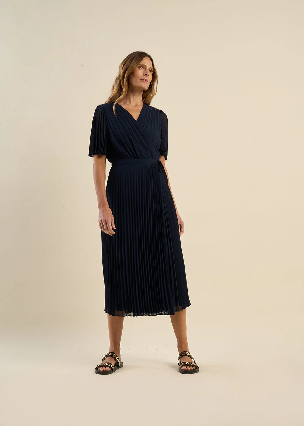 Robe mi-longue plissée à manches évasées - Image 4