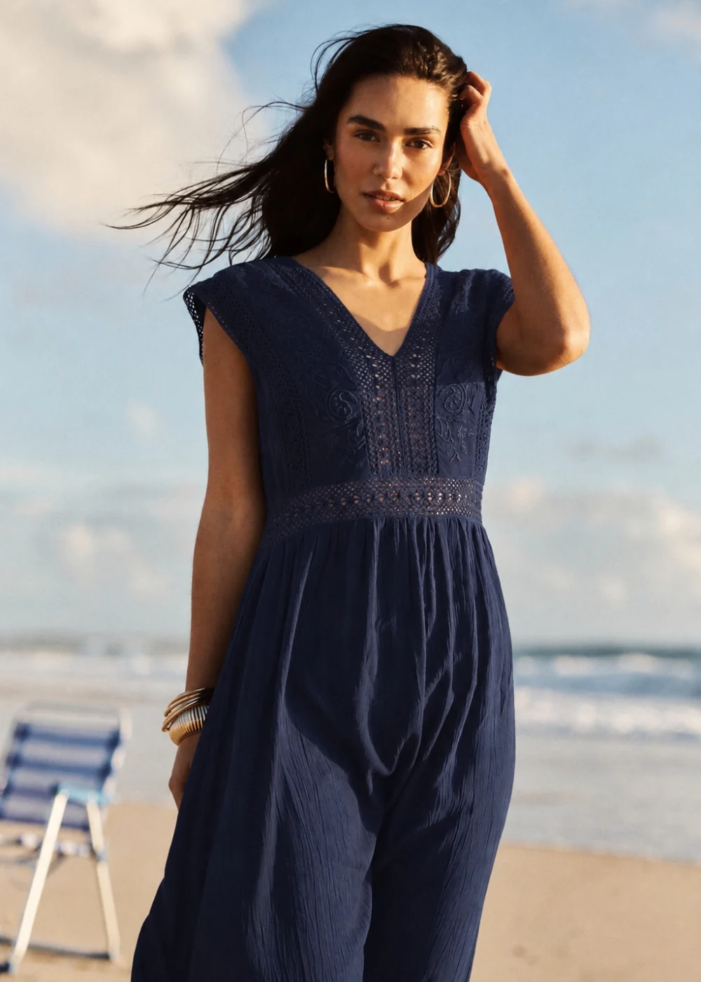 Robe longue en gaz léger et dentelle macramé