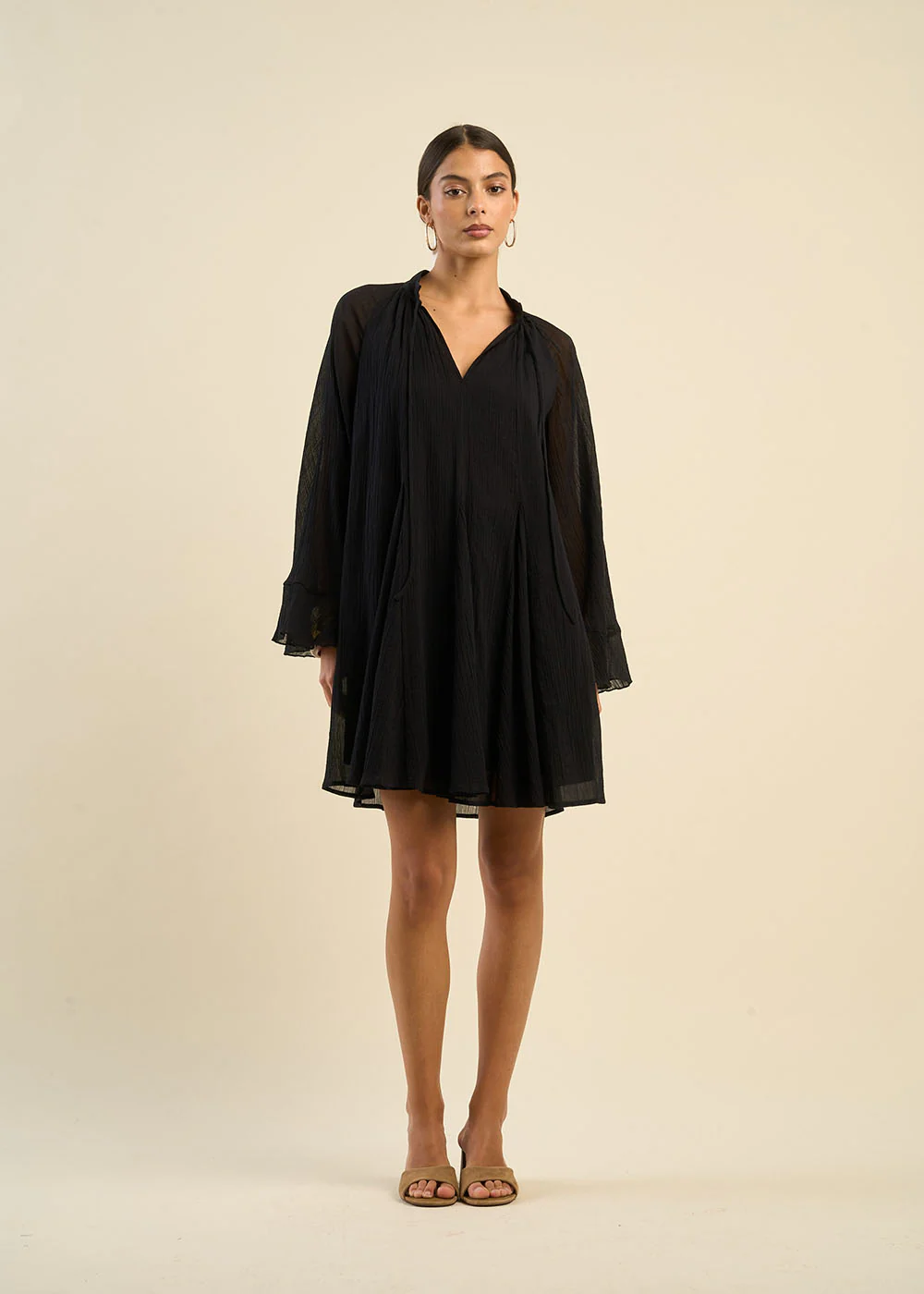 Robe courte évasée avec manches évasées - Image 6