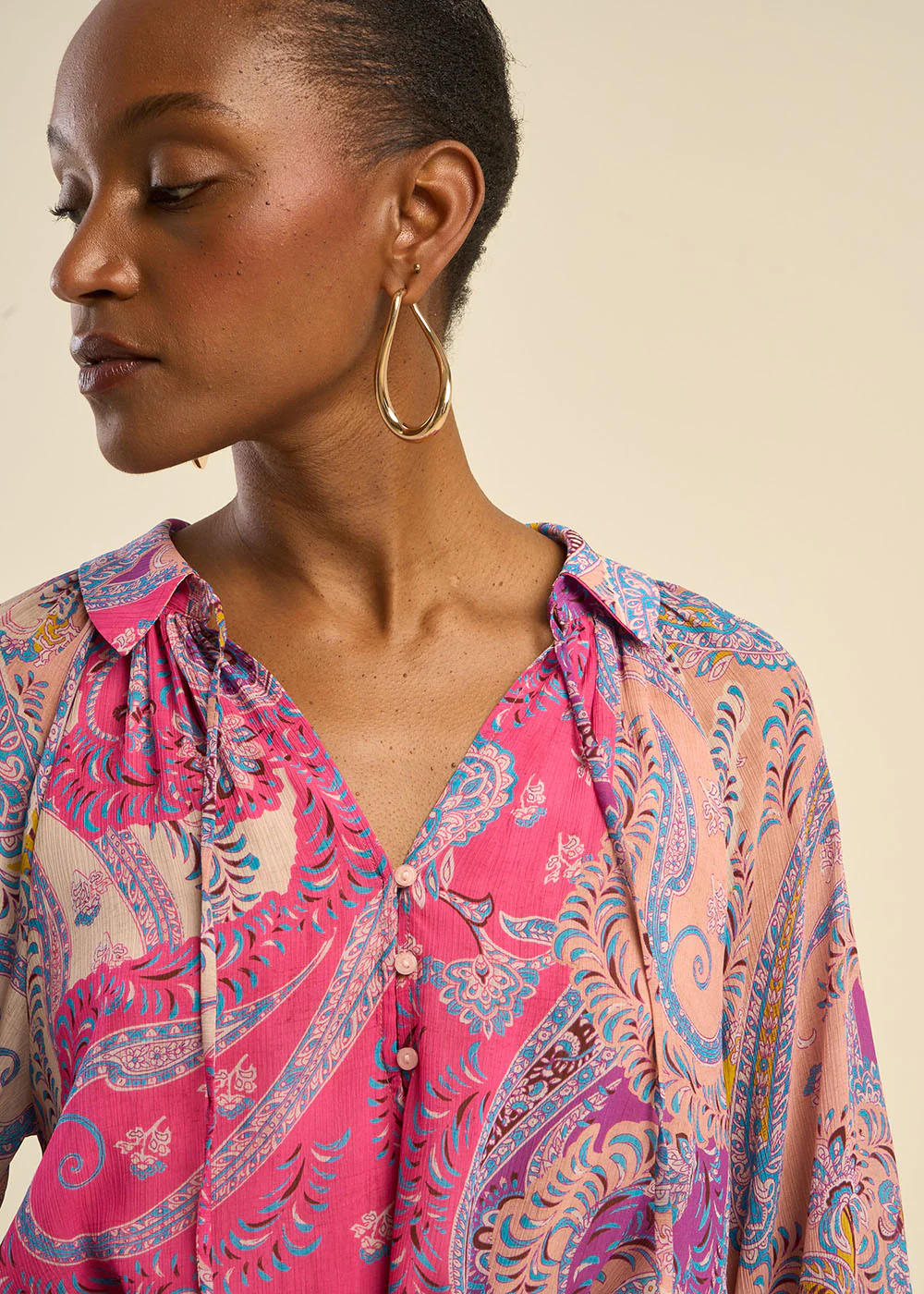 Robe courte ceinturée à motifs multicolores - Image 2