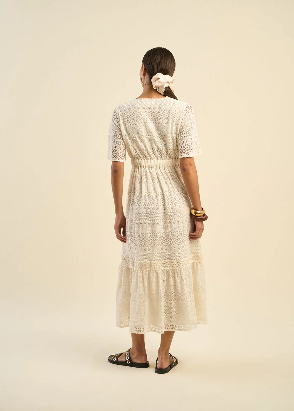 Robe longue en dentelle - Image 3