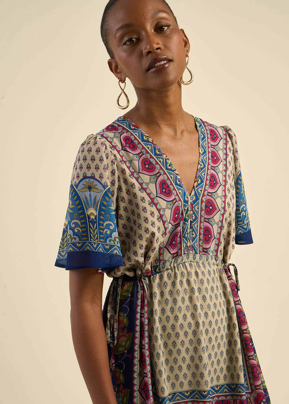 Robe longue bohème et décolleté en V - Image 4
