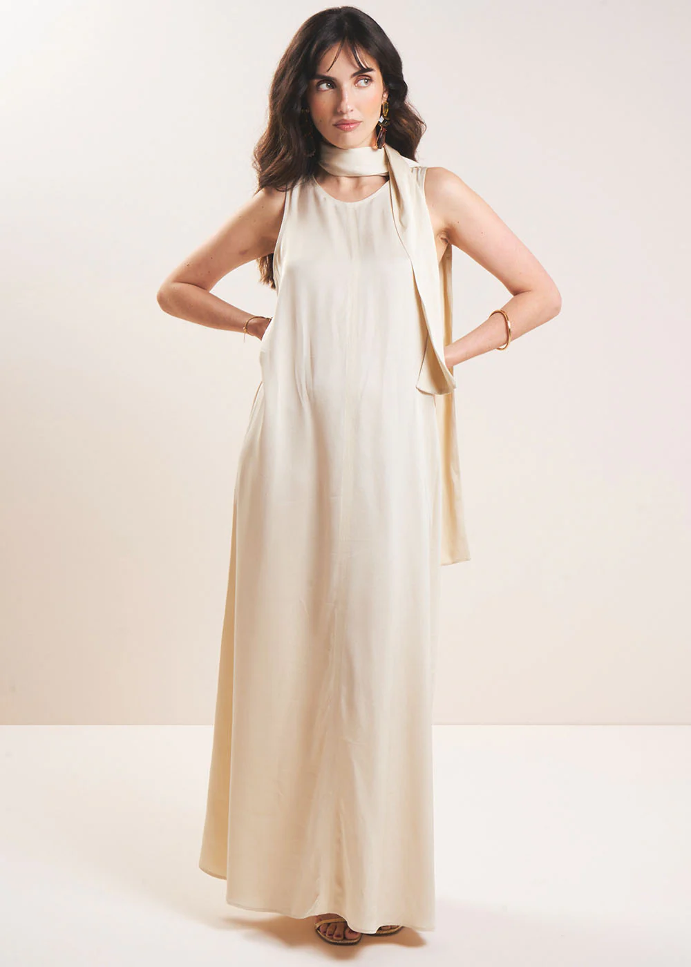 Robe longue satinée - Image 7