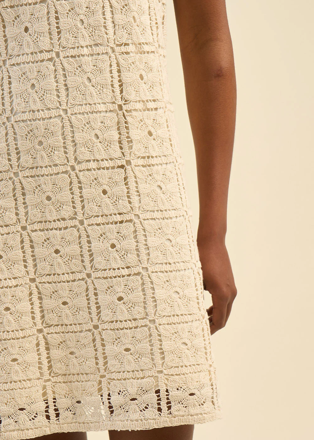 Robe en maille ajourée sans manches - Image 4