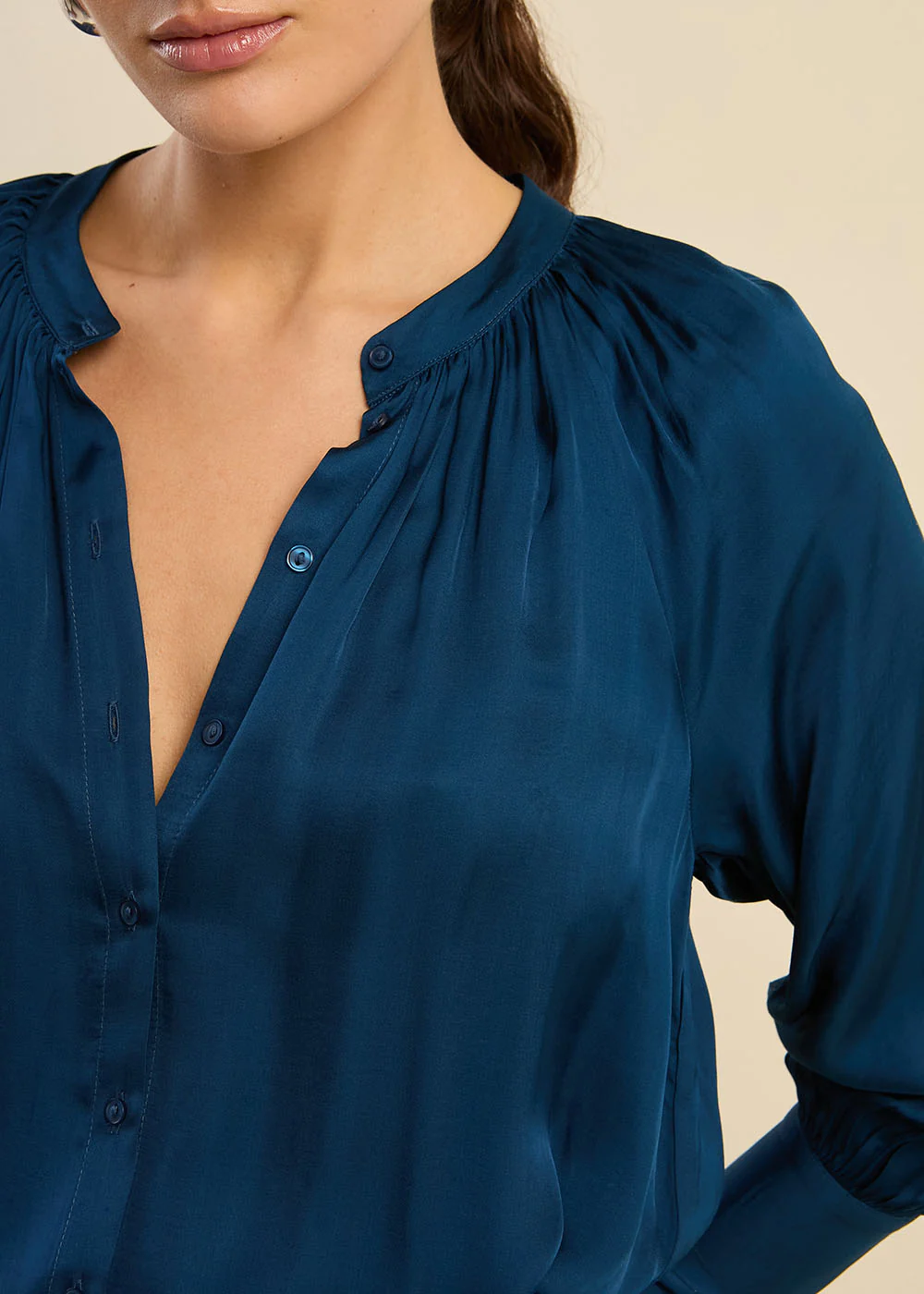 Robe chemise longue en satin - Image 5
