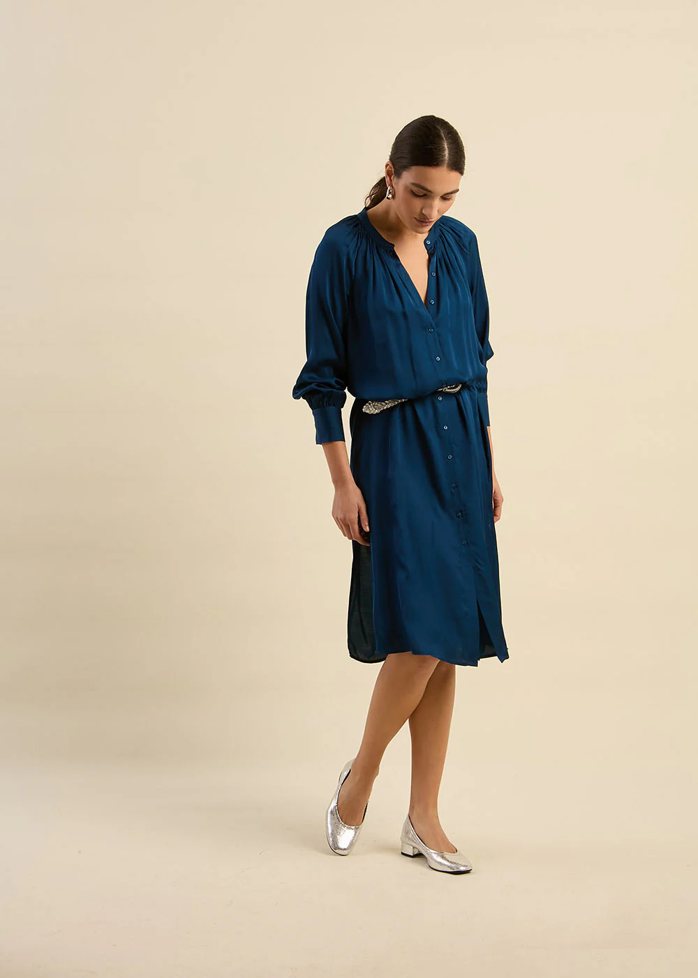 Robe chemise longue en satin - Image 6