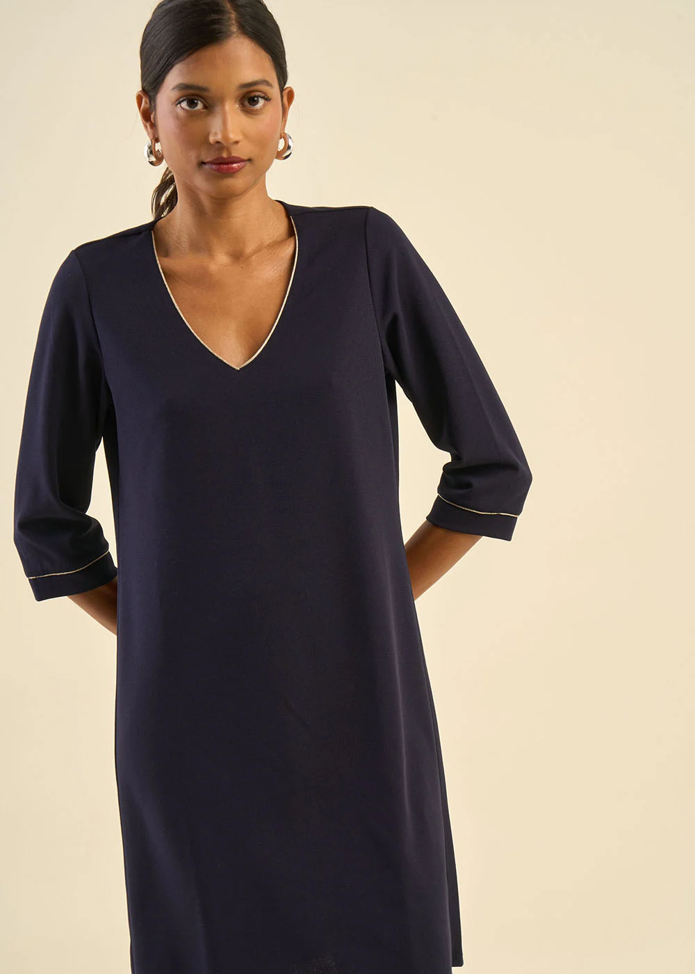 Robe courte col bijou - Image 6