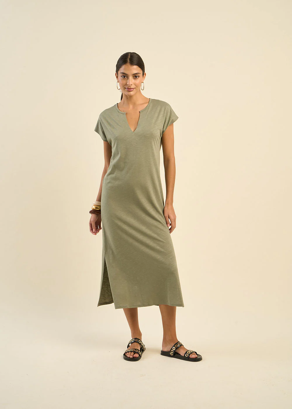 Robe droite col tunisien