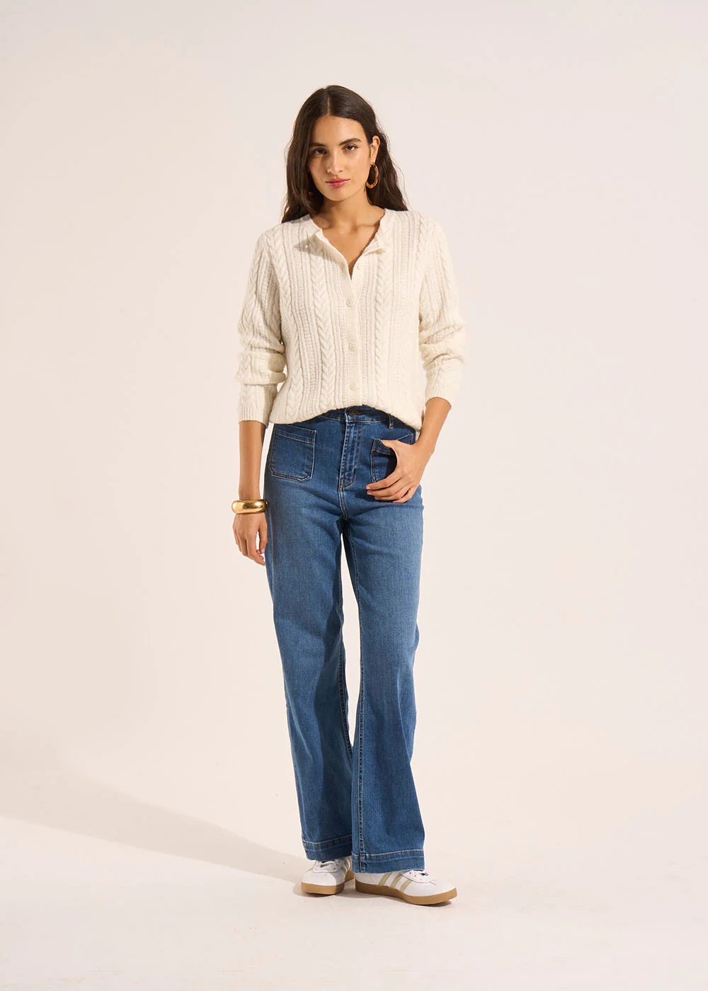 Jean à jambes larges avec revers et taille haute