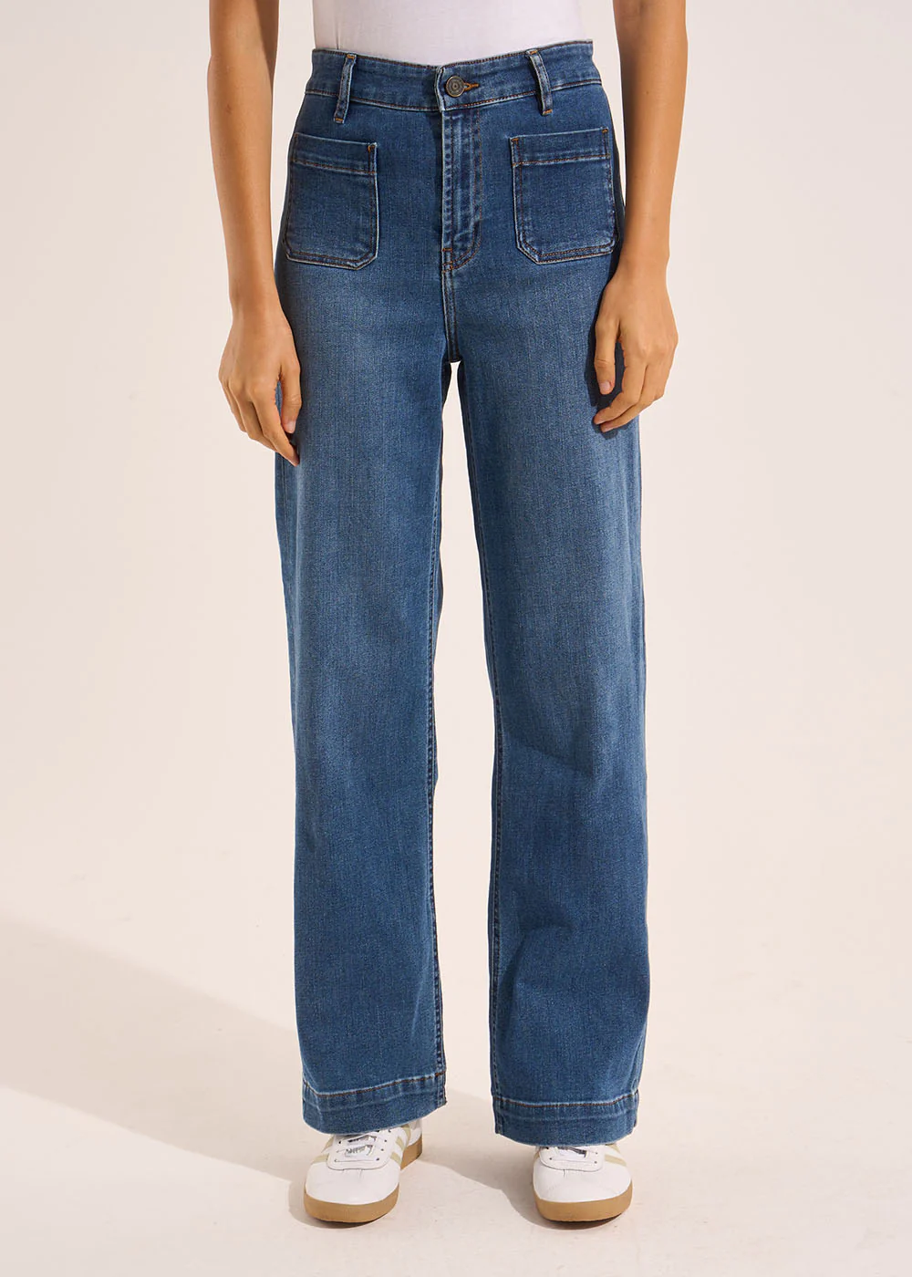 Jean à jambes larges avec revers et taille haute - Image 2