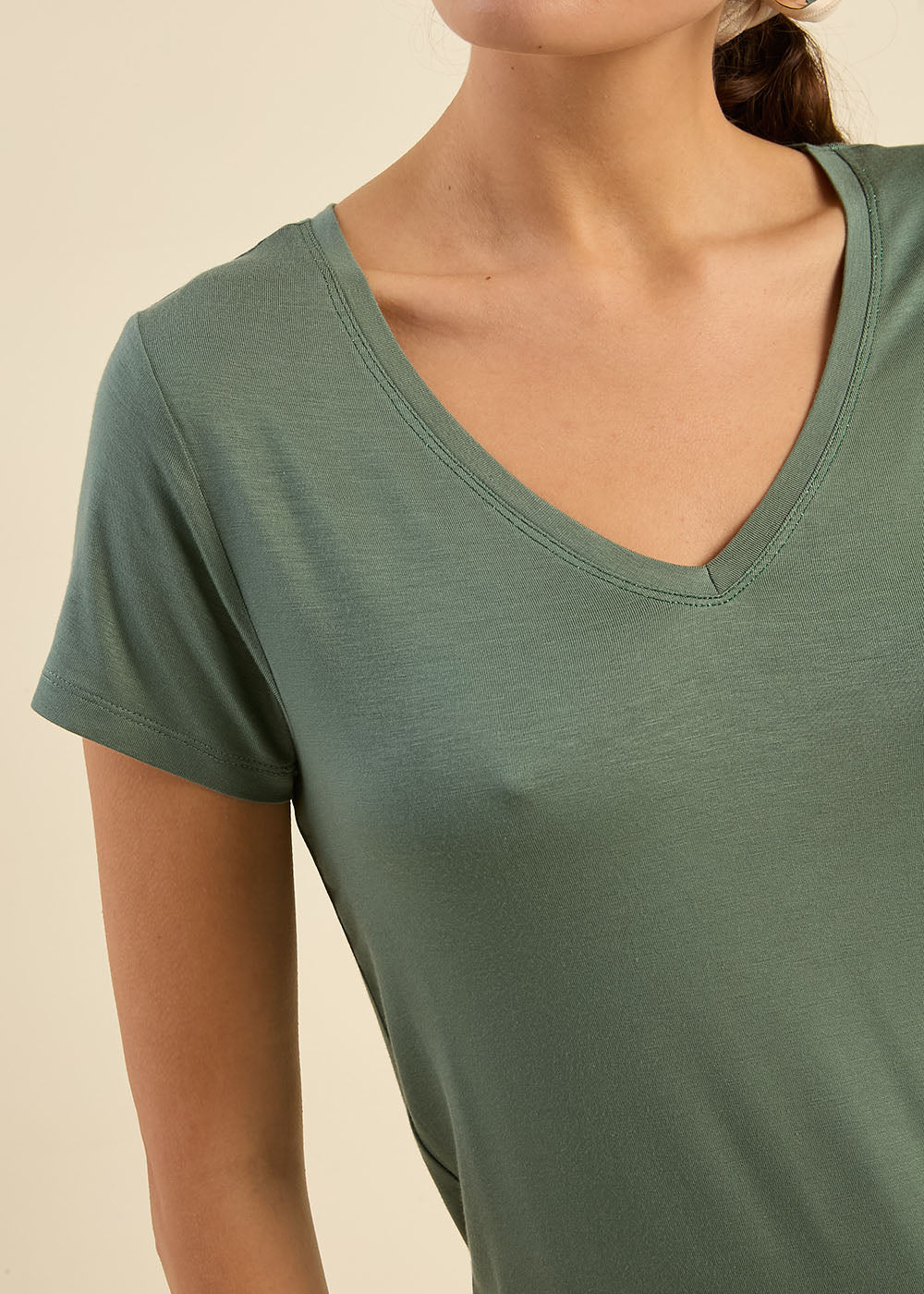 Tee-shirt col V - Image 4