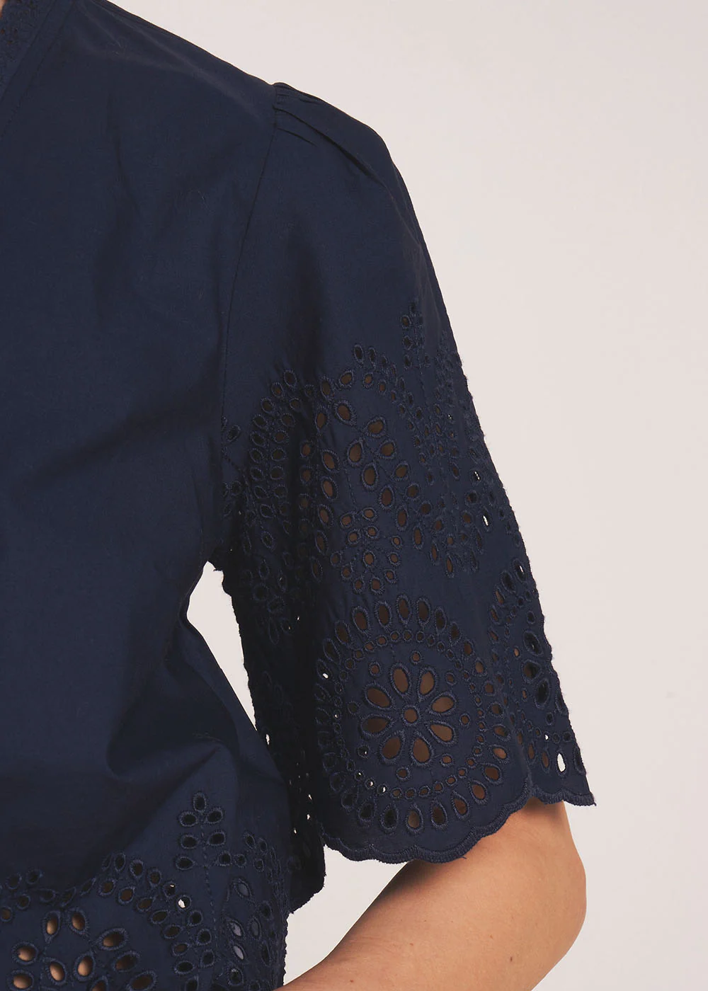 Top avec broderies anglaises - Image 4