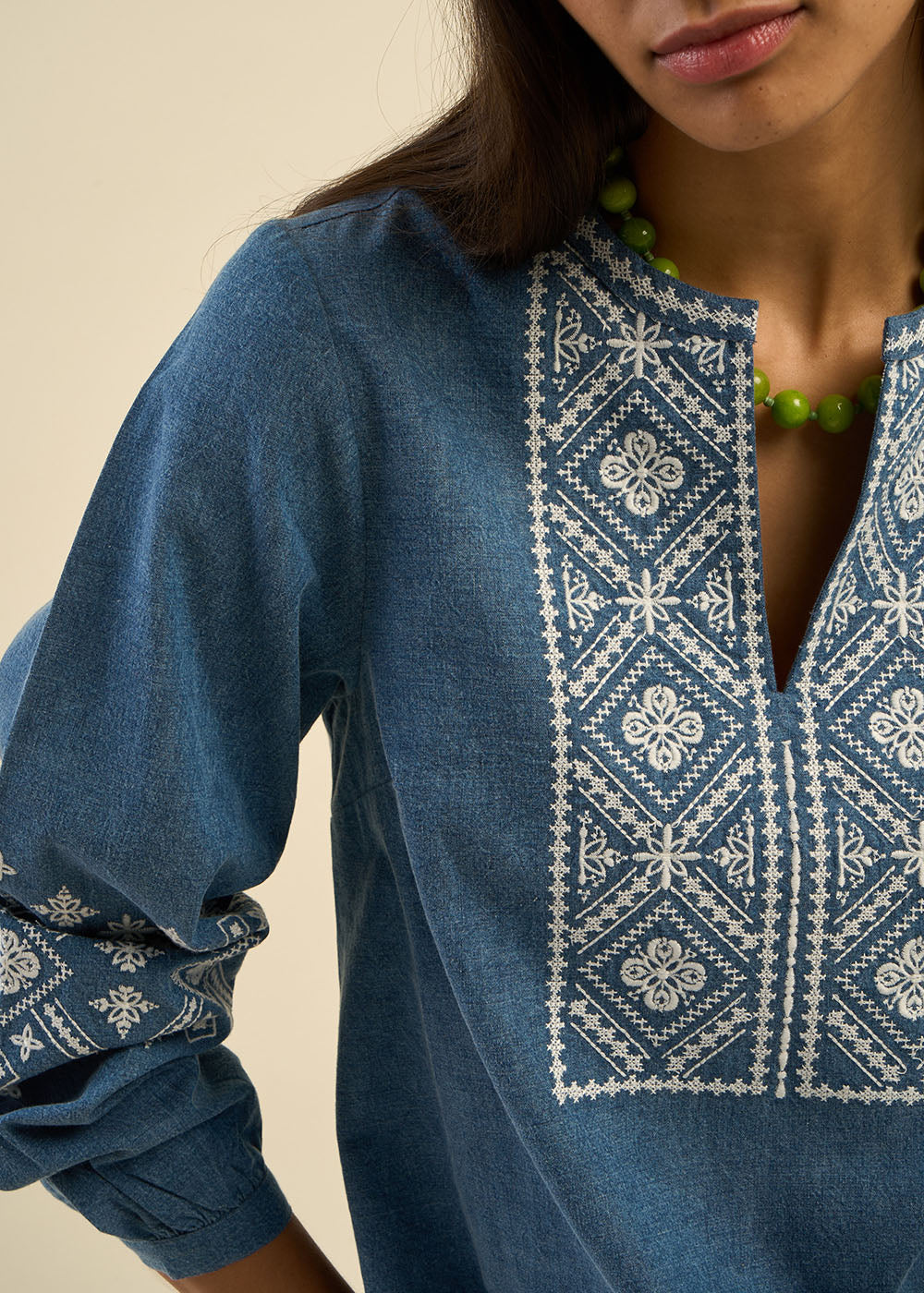 Top ample à col tunisien et broderies - Image 2